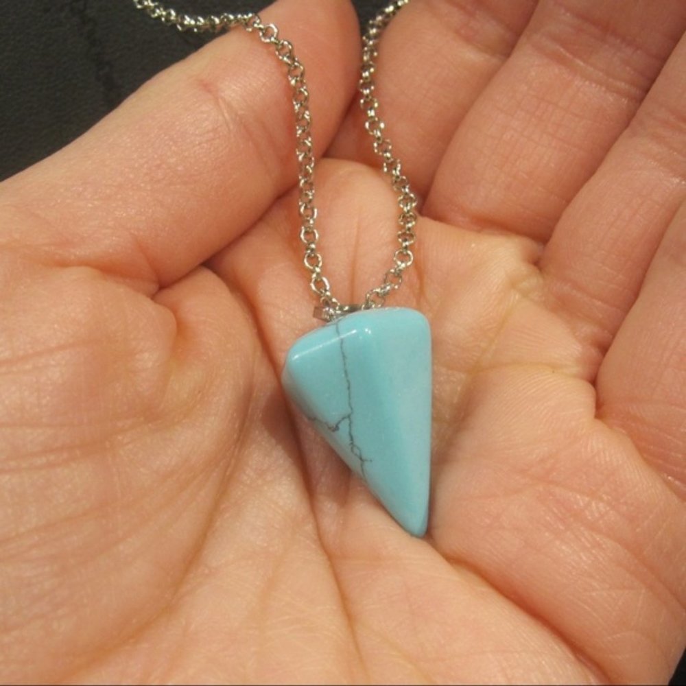 Turquoise Crystal Pendant Necklace
